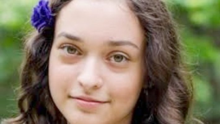 Poliţia a deschis dosar penal în cazul elevei care a dispărut de acasă